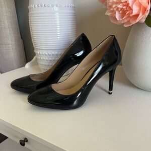 EUC Michael Kors 9 Black Leather Pumps